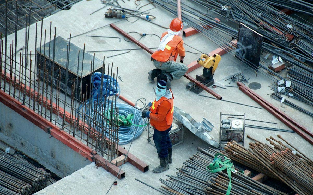 Outdoor working site with equipment for seasonal operations